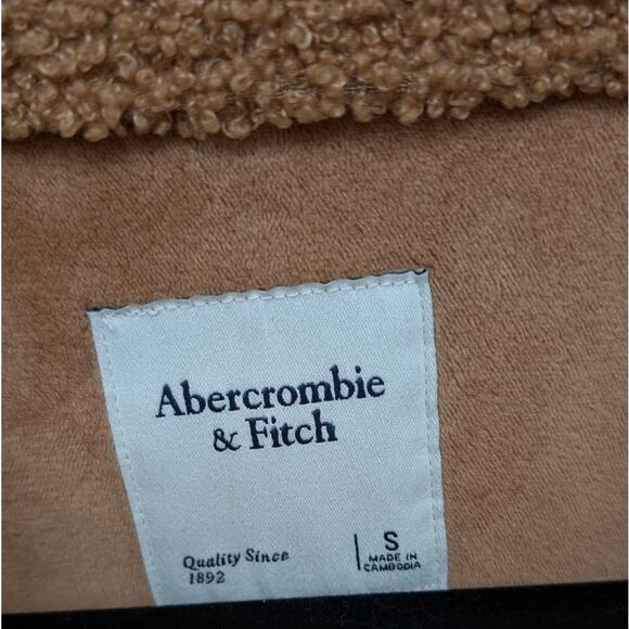 NWT Abercrombie & Fitch Teddy Fleece Soft Sherpa Shirt Button Jacket, size S - Picture 3 of 8